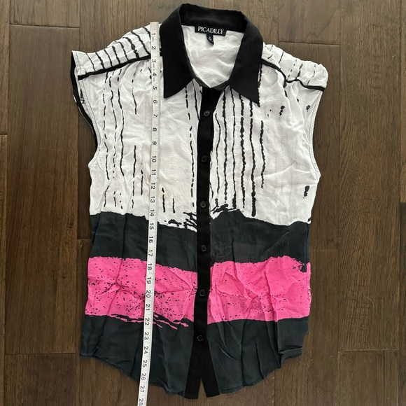 Picadilly Button Up Sleeveless Top - Picture 8 of 9